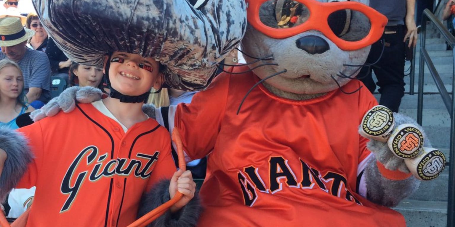 Behold, San Francisco's newest attraction: A mini-Lou Seal that greatly  impressed its namesake