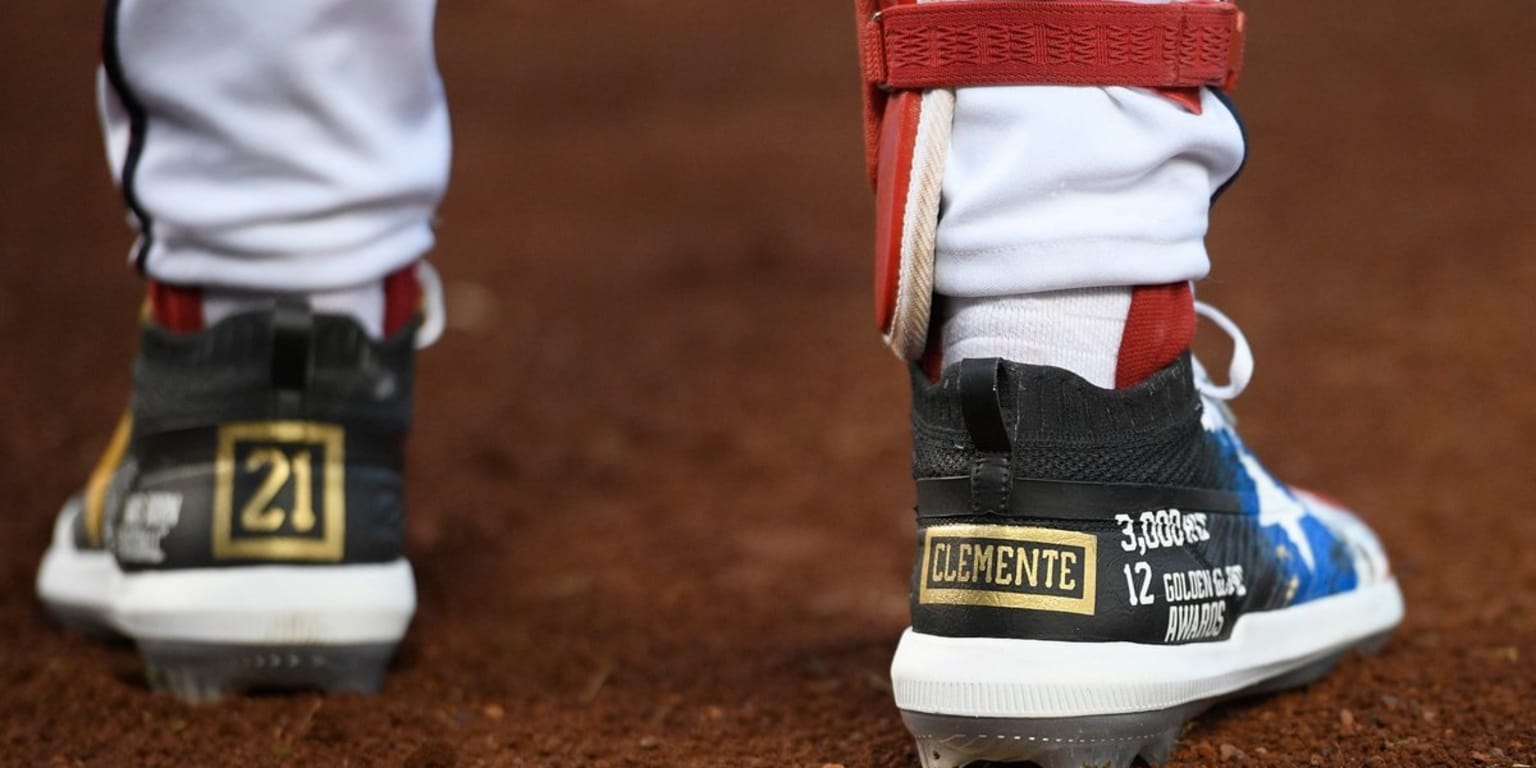 What Pros Wear: Roberto Clemente Commemorative Boost Icon 2 Cleats