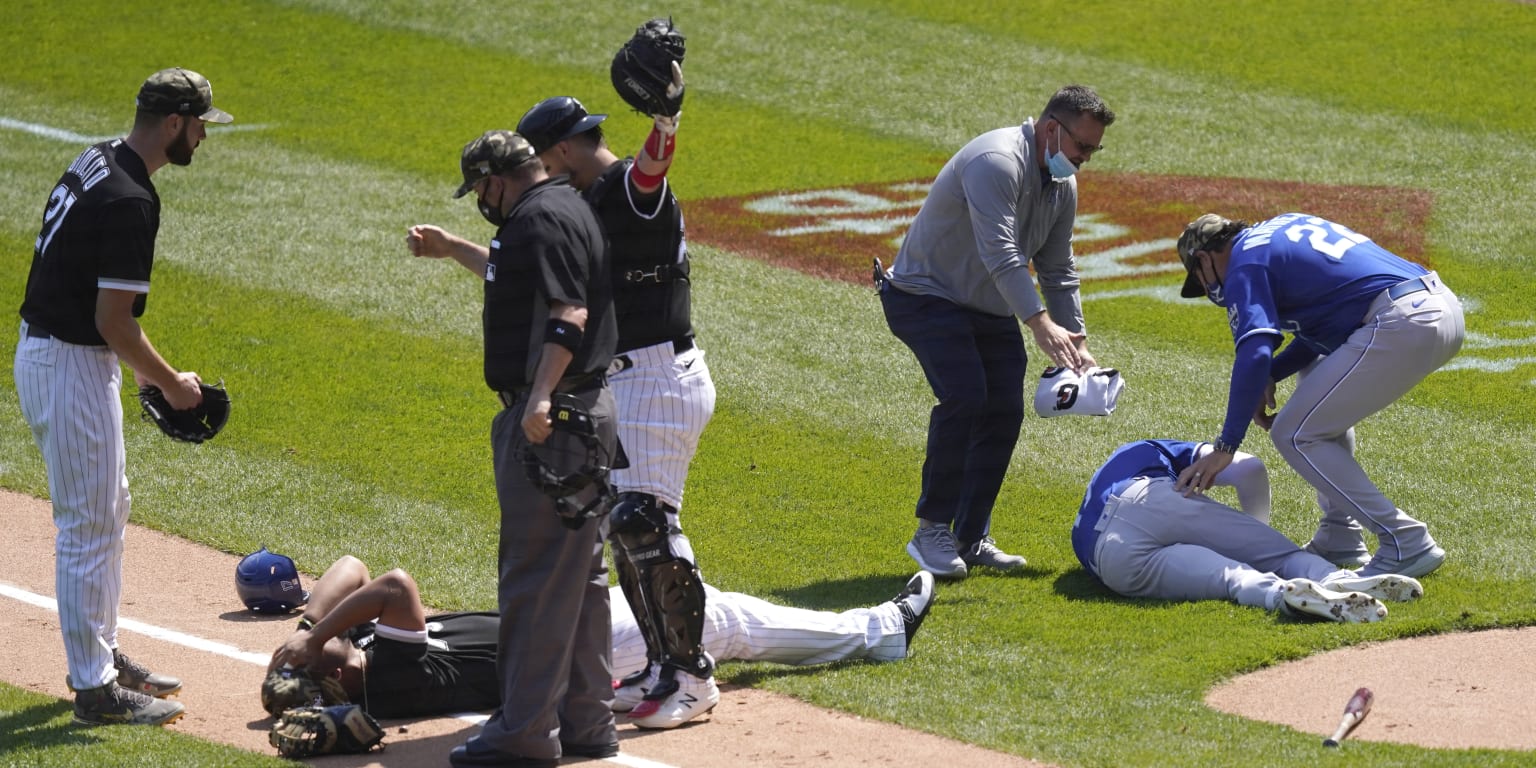 White Sox' José Abreu plays third base after ejections vs. Angels