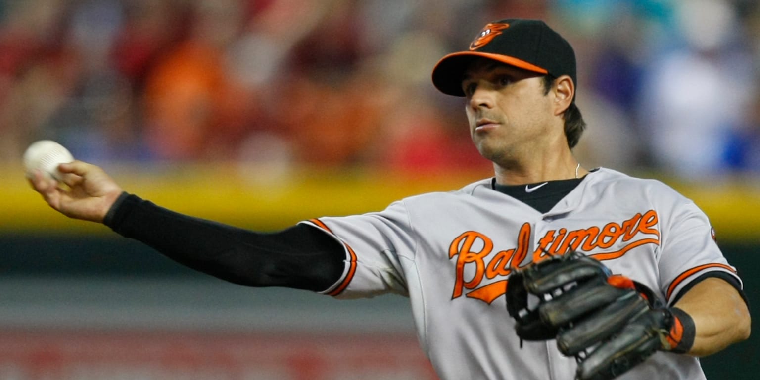 Report: Brian Roberts Signs With Yankees to Play Second Base After Spending  Entire 13-Year Career With Orioles 