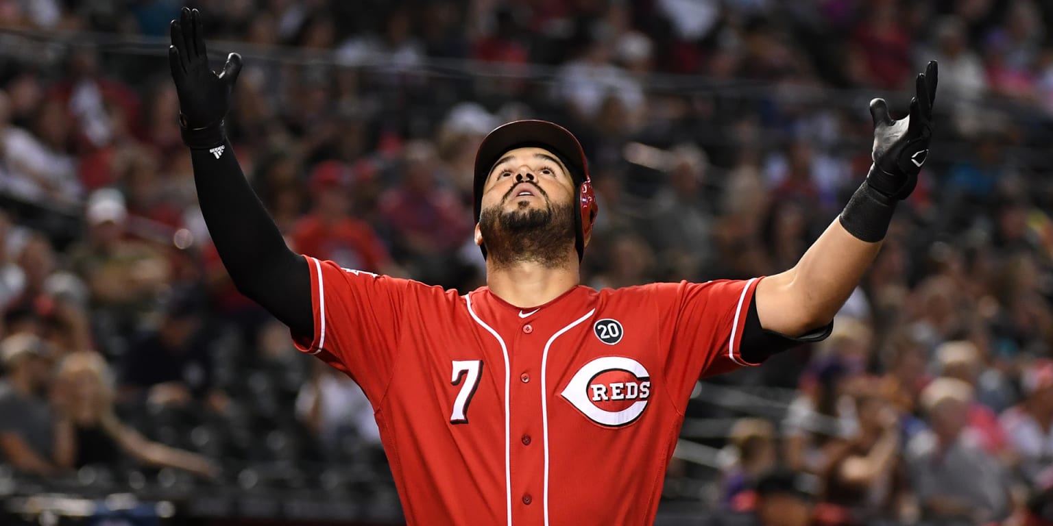 Eugenio Suárez hits 2 homers in Cincinnati Reds win, tied for MLB lead