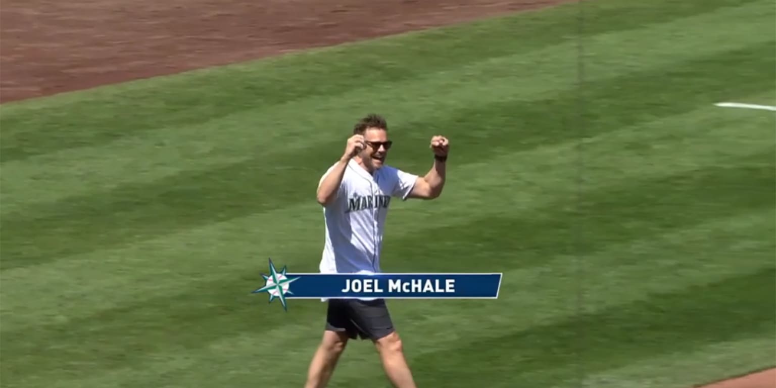 Joel McHale on X: These guys were so happy they got their picture with me.  #mlb #mlballstargame @MLB @MLBNetwork  / X