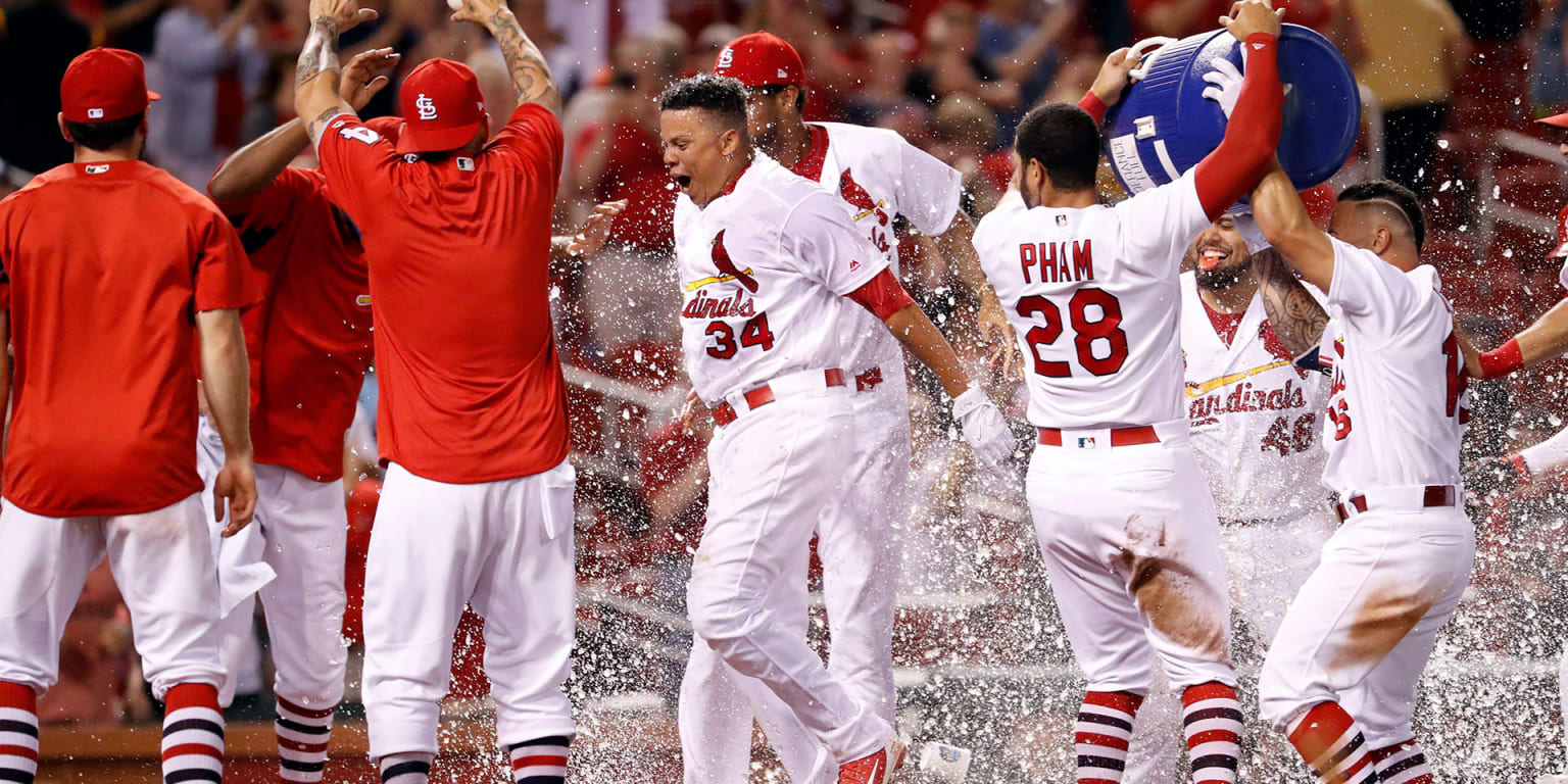 Frazier's pinch-hit homer leads Bucs to 5-4 win over Phils