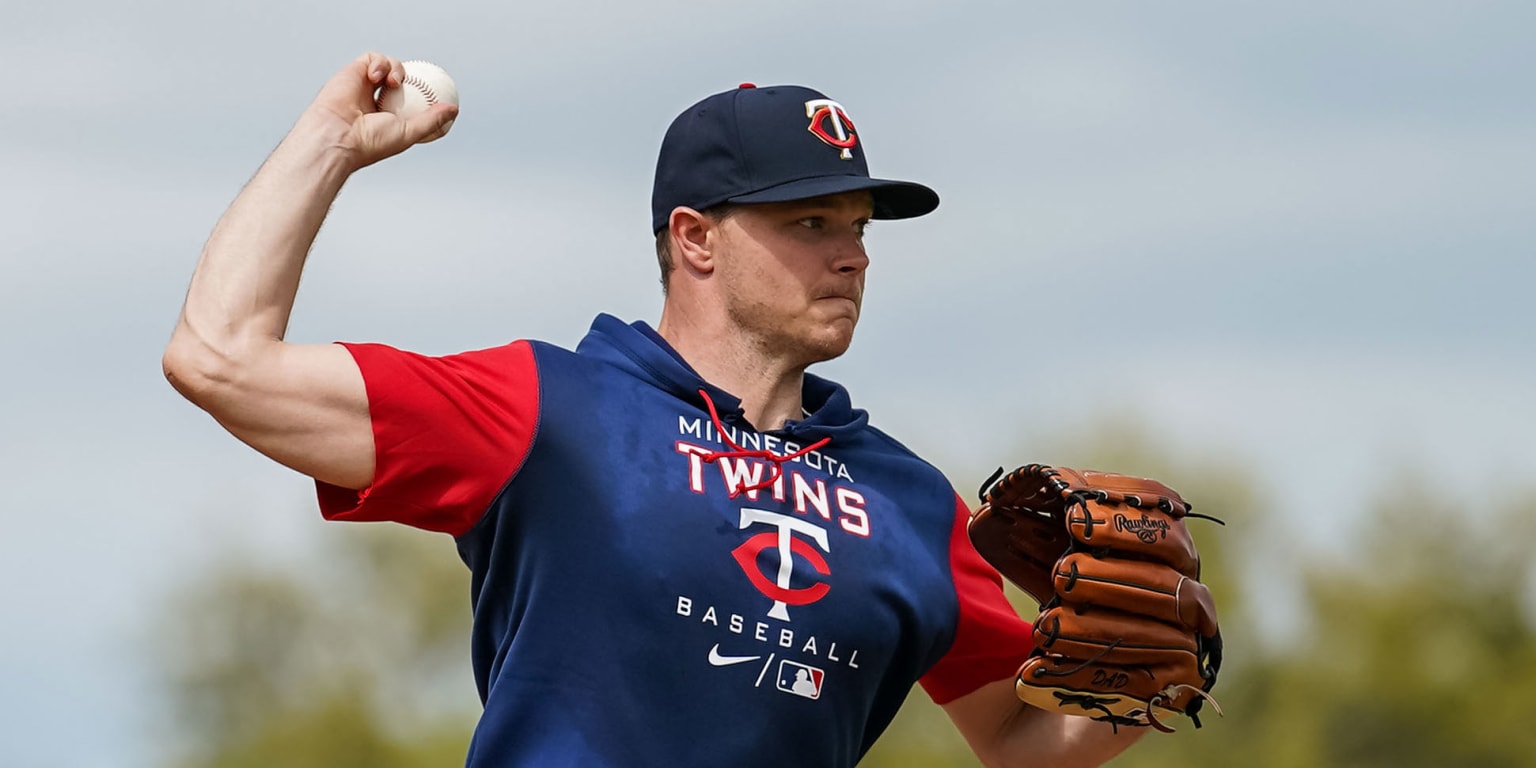 Cincinnati Reds' Sonny Gray traded to Minnesota Twins for Chase Petty