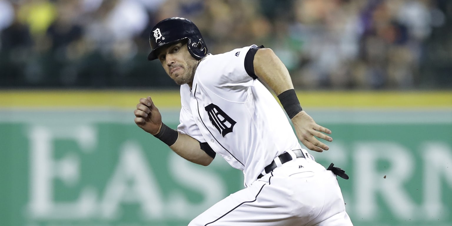 Detroit Tigers trade Ian Kinsler to the Los Angeles Angels