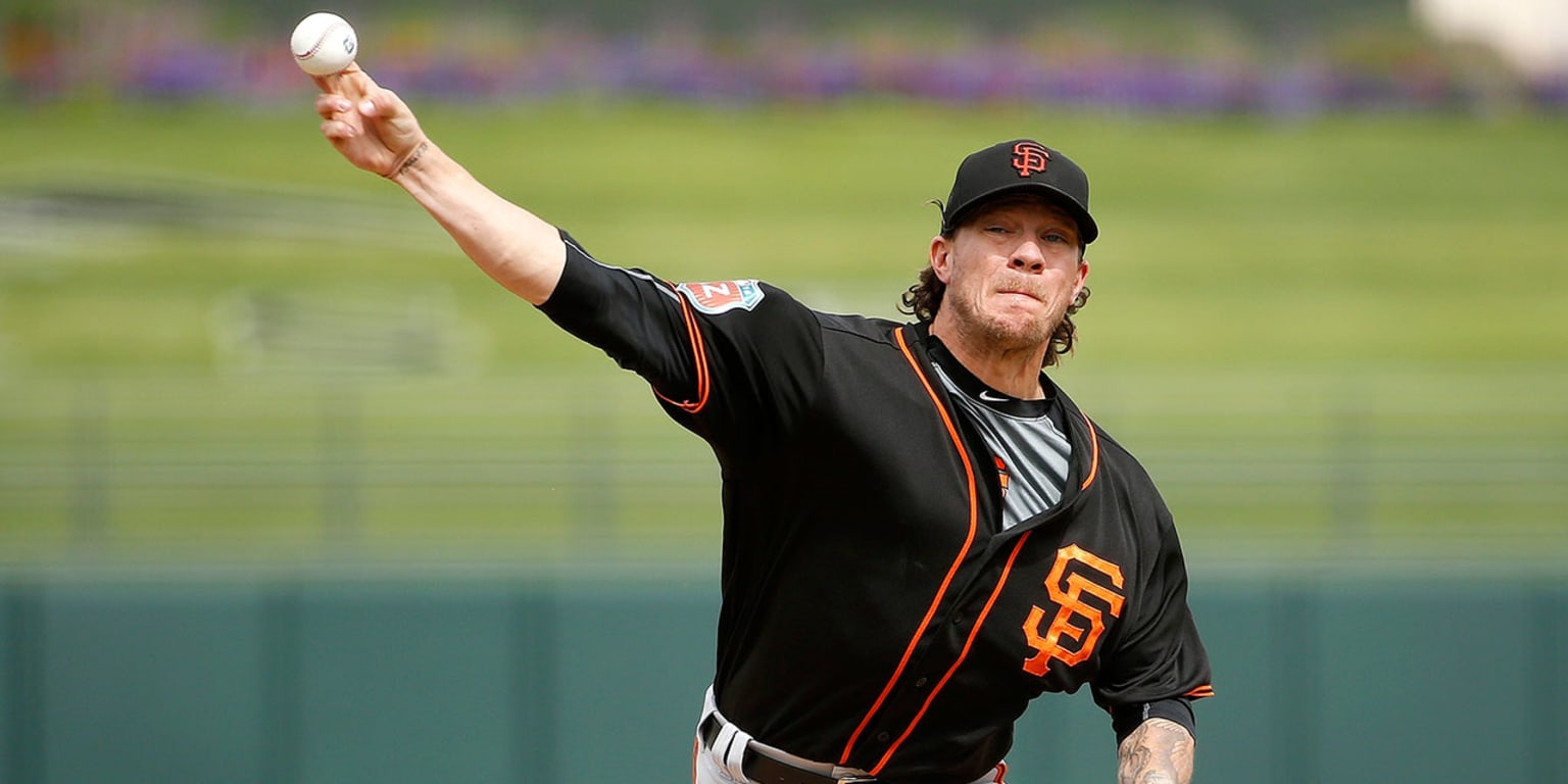San Diego Padres starter Jake Peavy works in the first inning