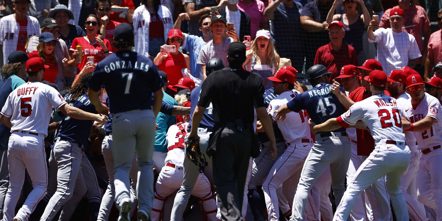 MLB suspends 8 for Dodgers-Diamondbacks bench-clearing brawl