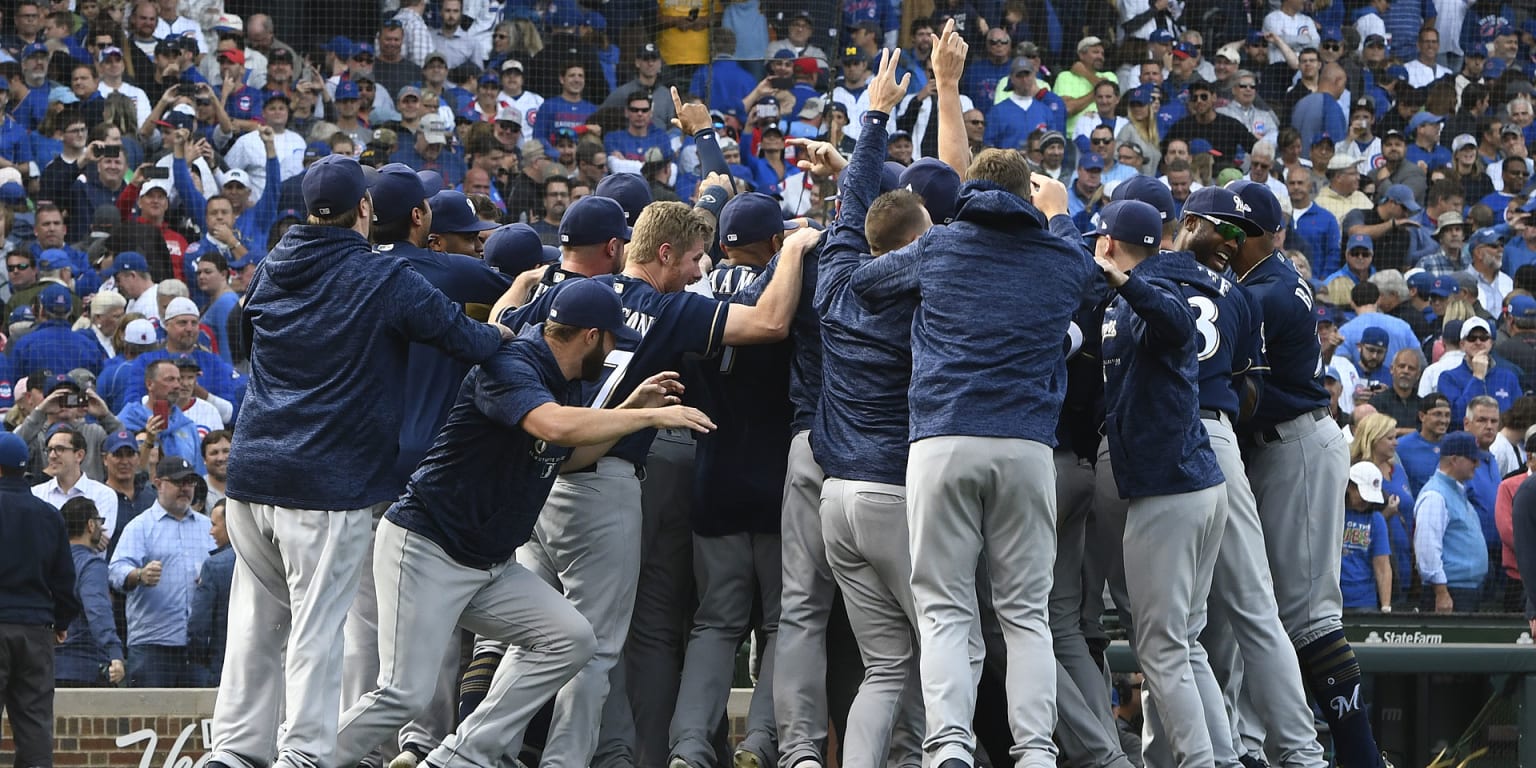 Brewers win NL wild card, AL Central title up in air