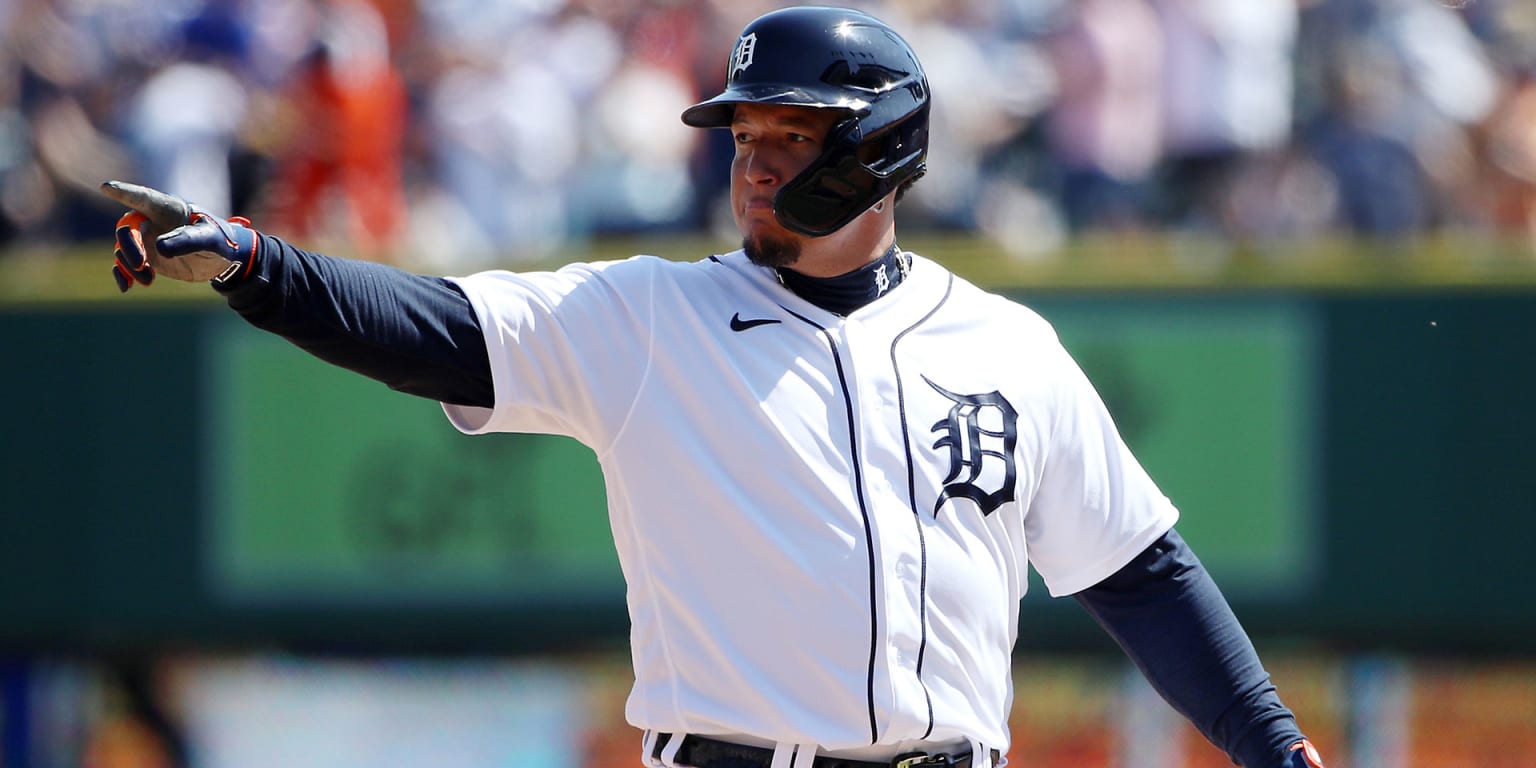Ryan Field on X: Oh by the way… There is only ONE player in MLB history  with 3,000 hits, 500 home runs AND a Triple Crown. His name is Miguel  Cabrera.  /