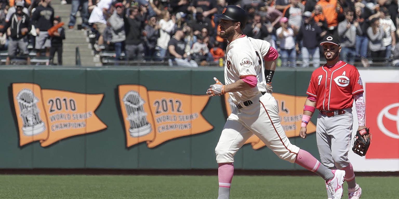 Giants outlast Reds for comeback win