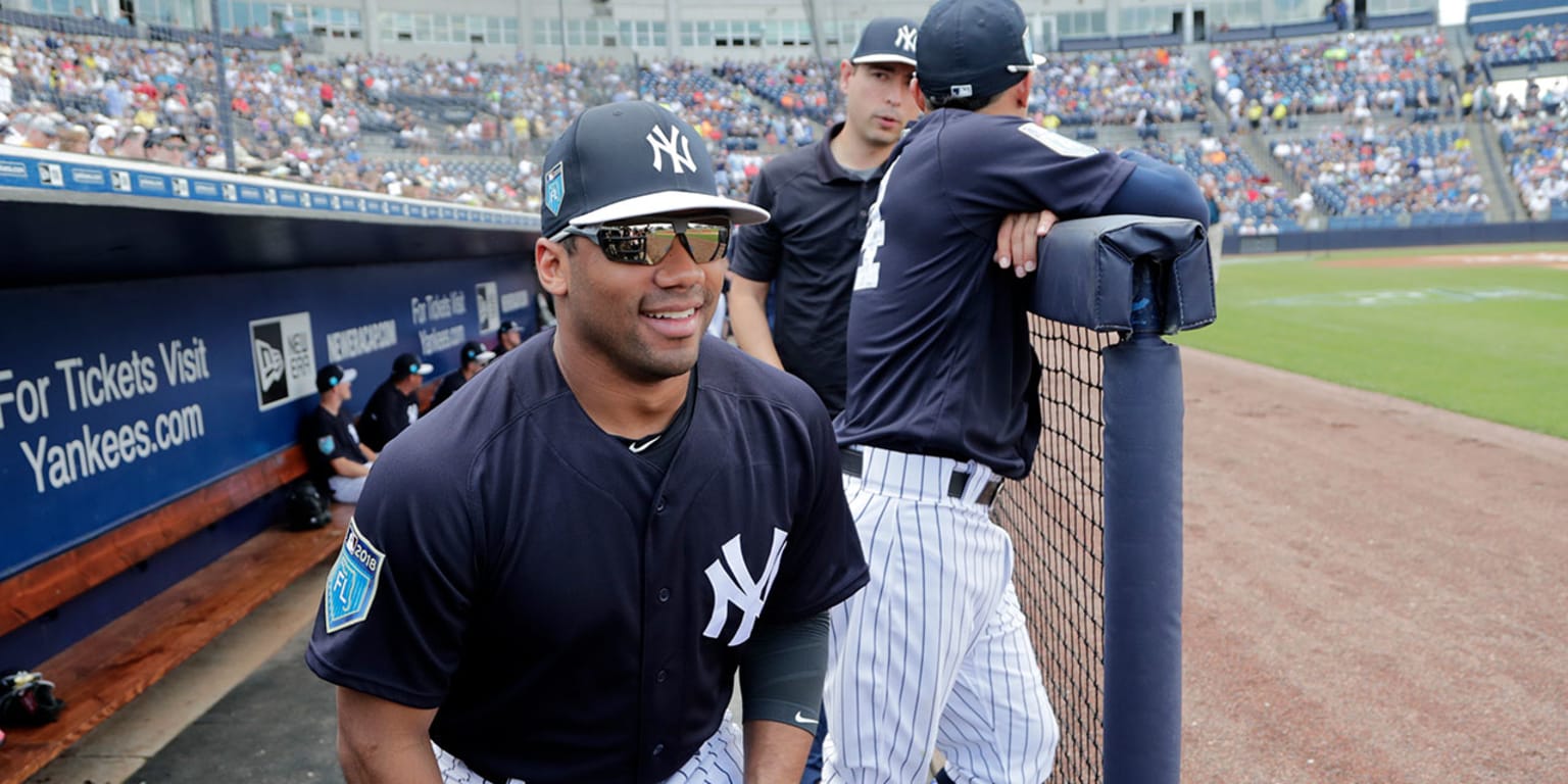 Did Russell Wilson play baseball? Yes, and the Yankees still own his MLB  draft rights