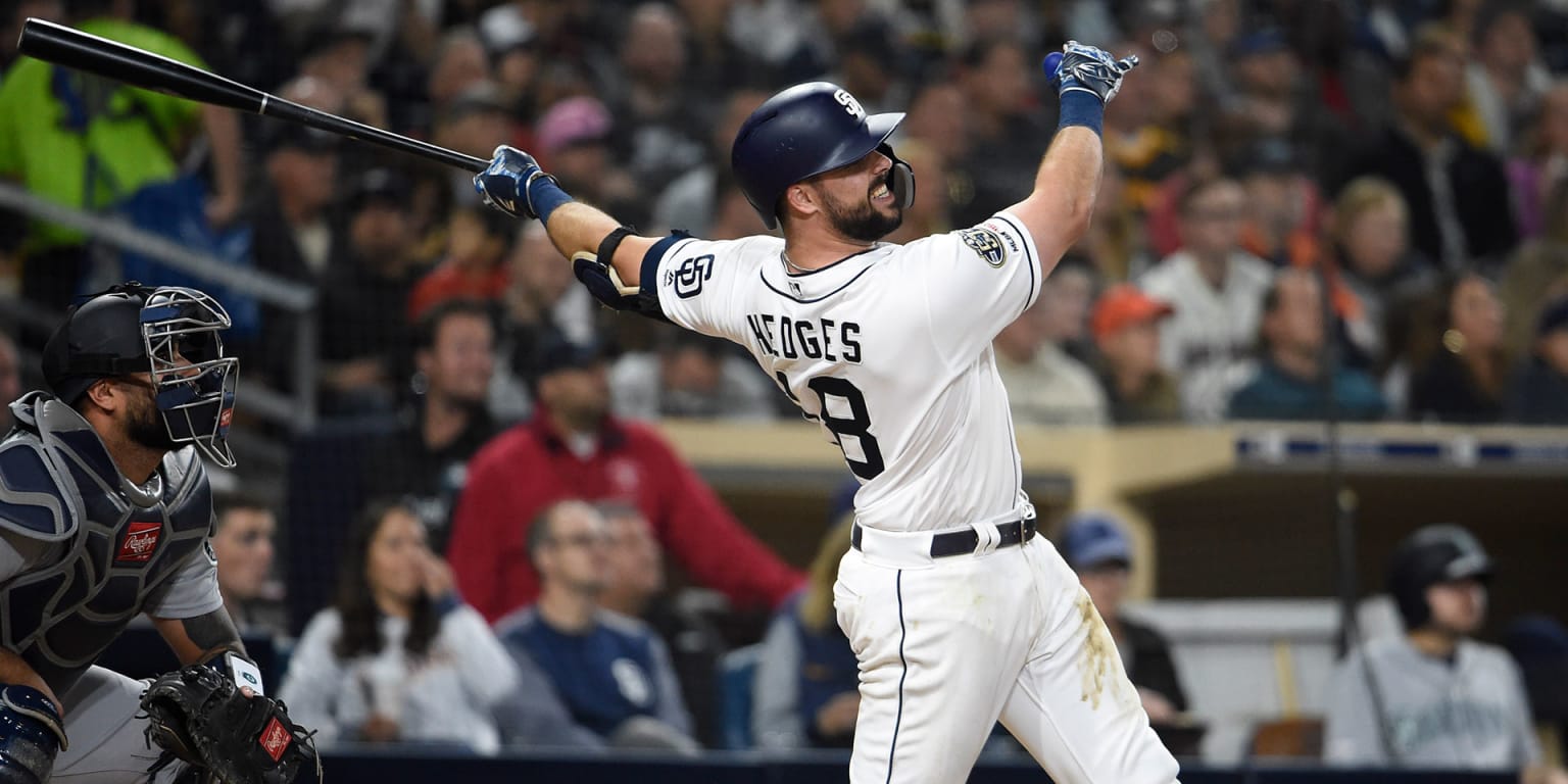 Austin Hedges hits glove-assisted homer