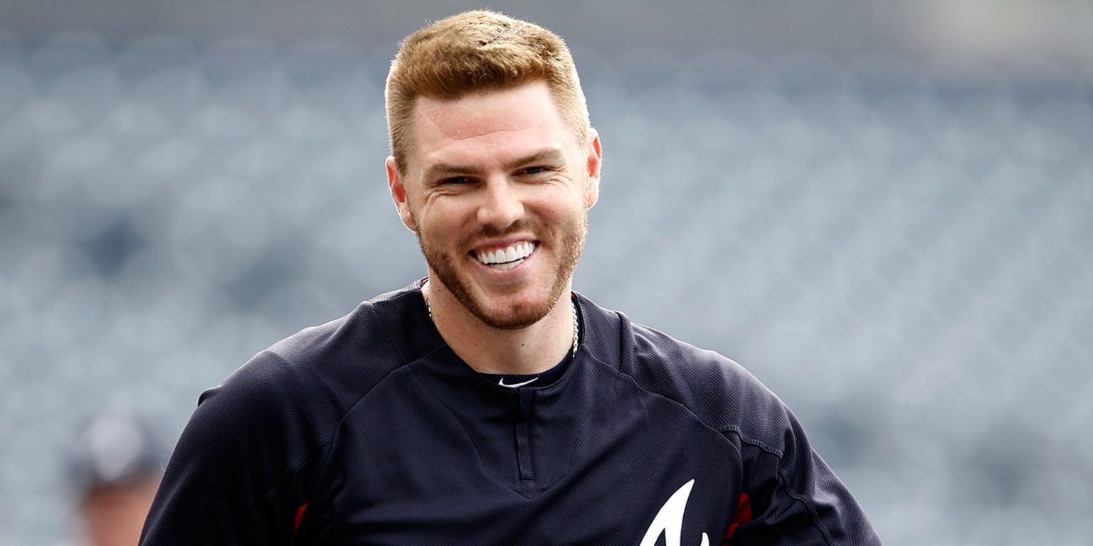 Braves' Freddie Freeman '100 percent go' on moving to third base