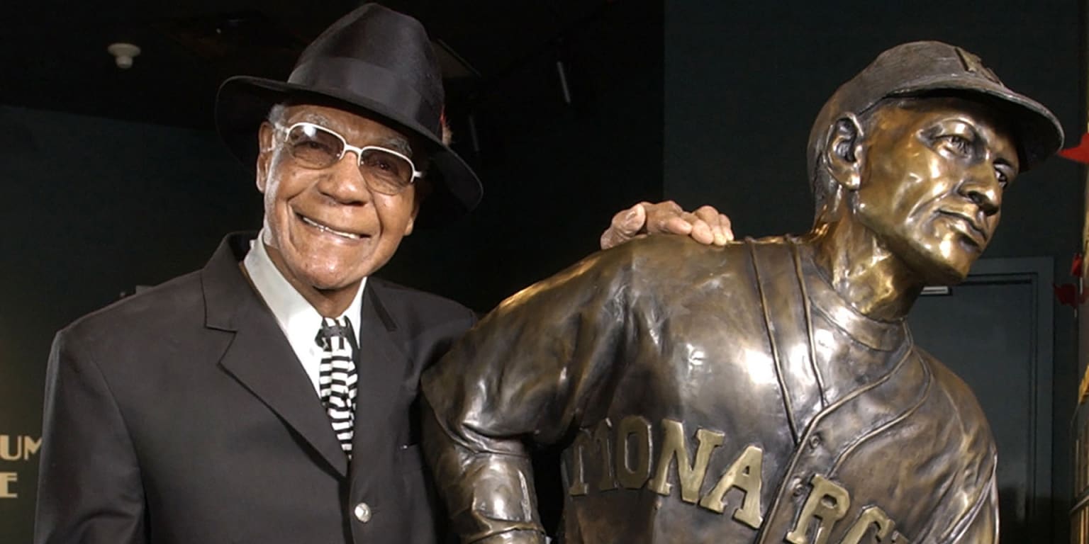 Buck O'Neil finally reaches Hall of Fame, which is shameful
