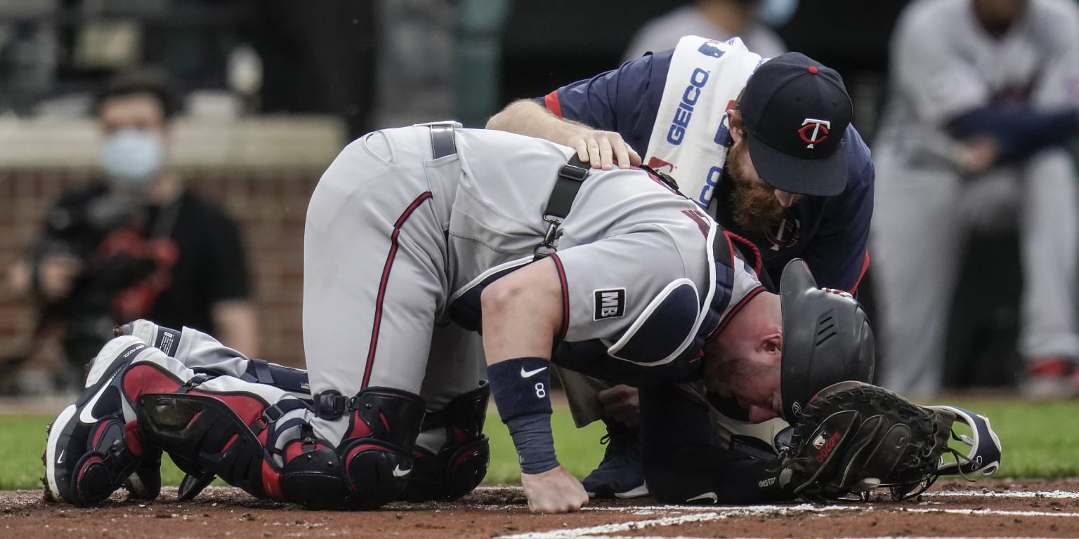 Foul tip sends Twins catcher Mitch Garver to the hospital - Bring