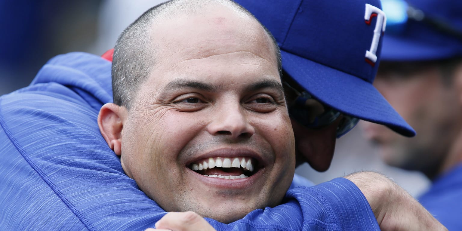 Rangers retire Ivan 'Pudge' Rodriguez's No. 7 in pregame ceremony