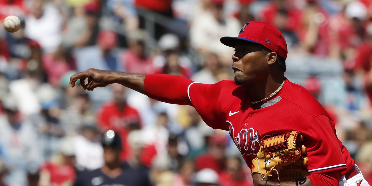 San Francisco Giants shortstop Arquimedes Gamboa looks on during a