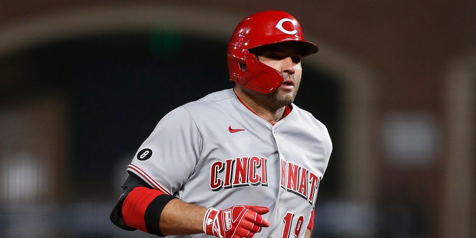 Joey Votto crushes the first home race of 2021