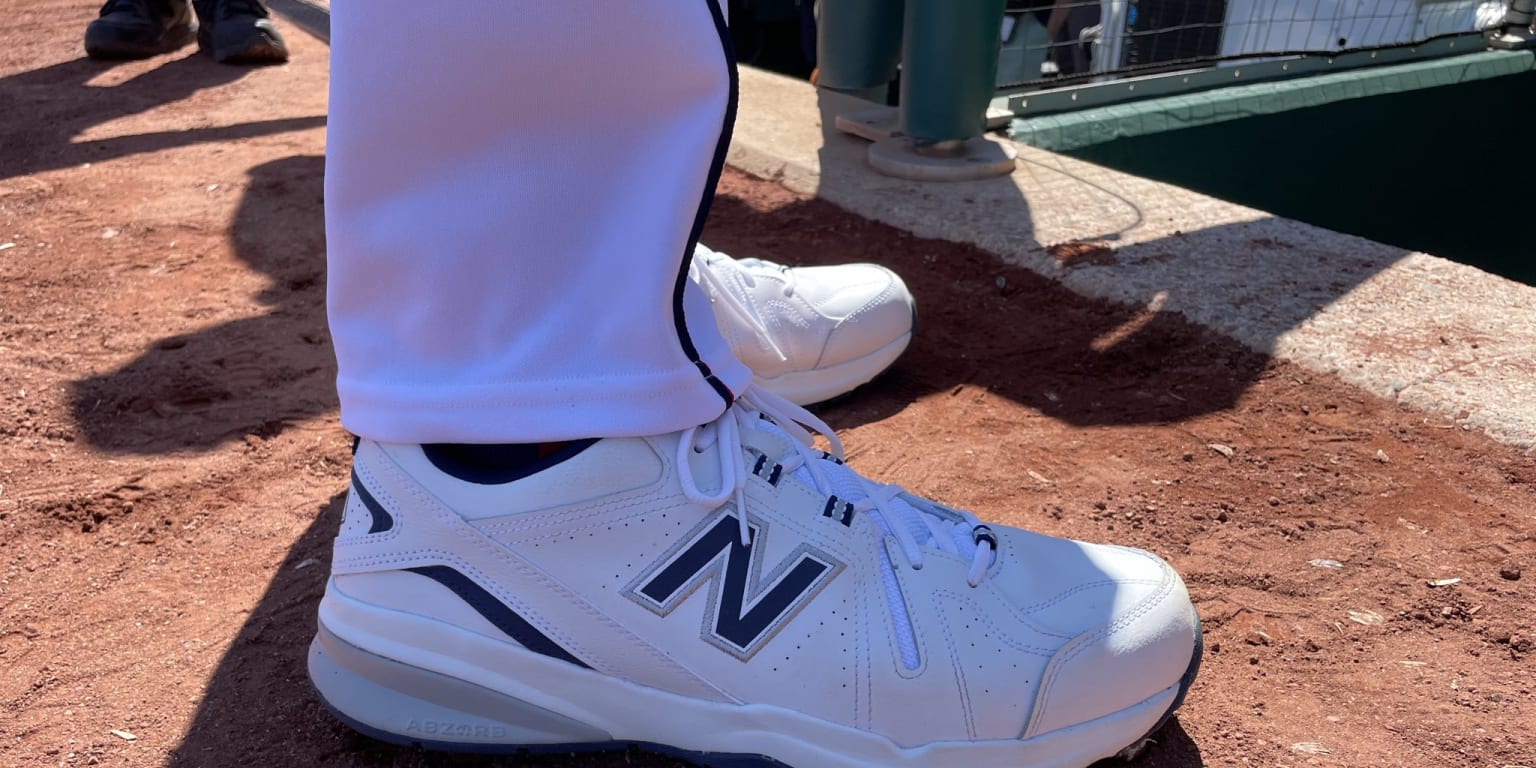 Steve Cishek turns dad shoes into cleats for Father's Day
