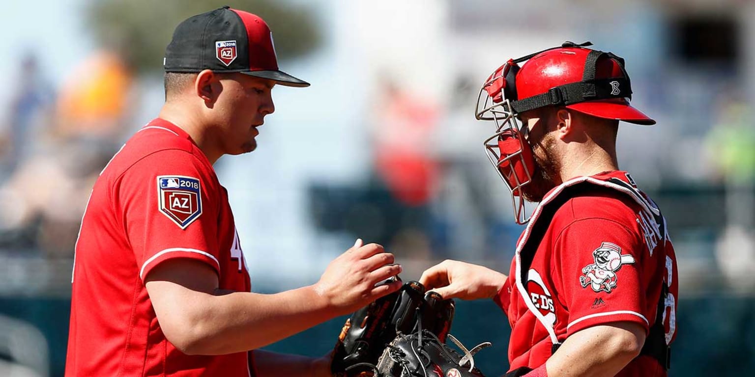 Gold Glove catcher Tucker Barnhart focused on defensive improvements