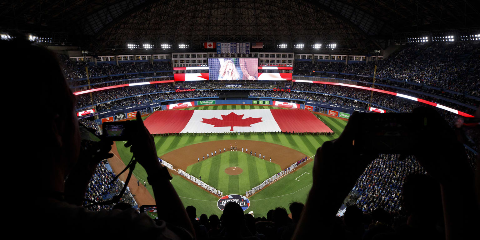 Entire Yankee roster clears Canadian customs