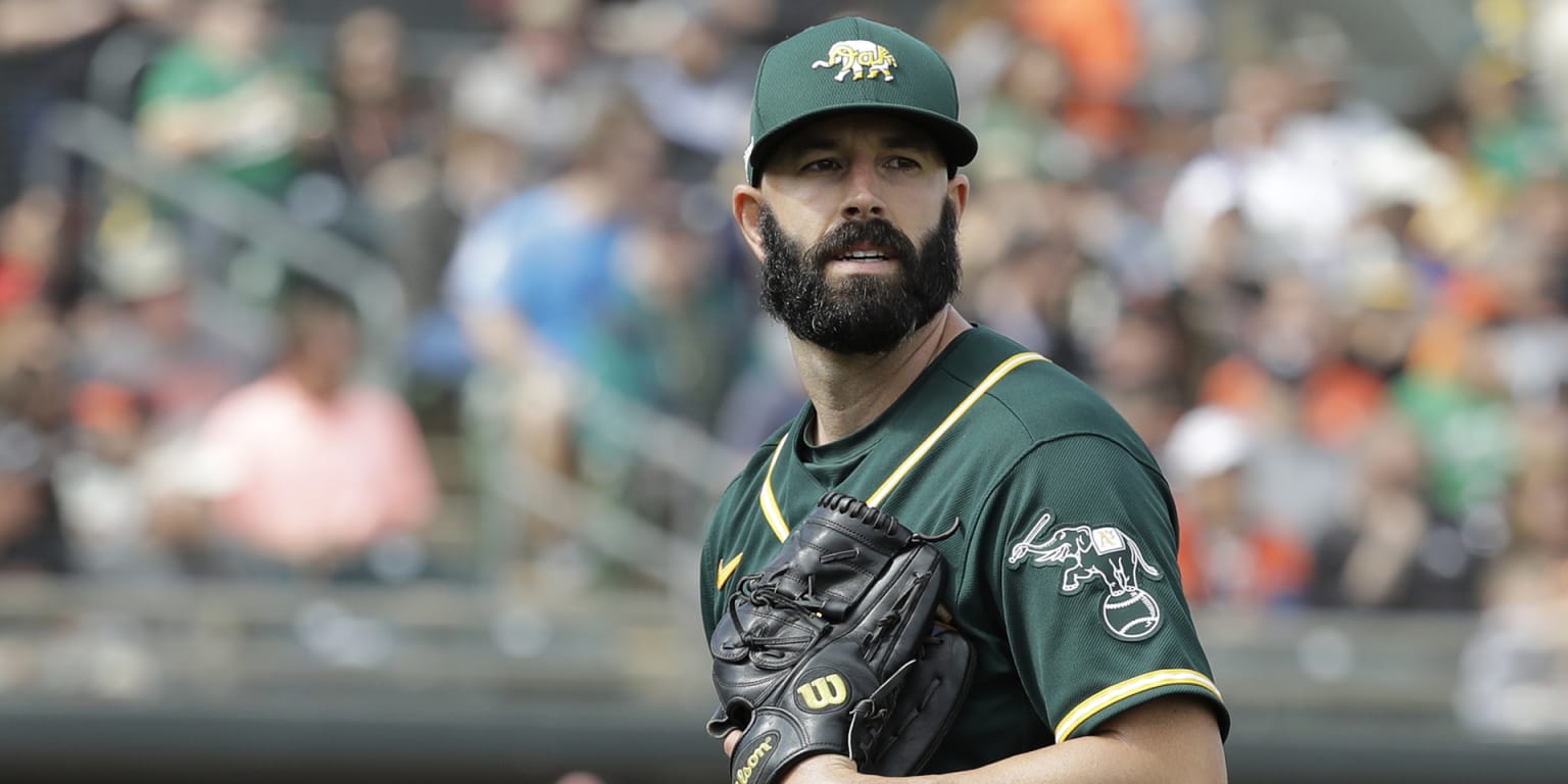 Fiers, Brewers dominate Blue Jays