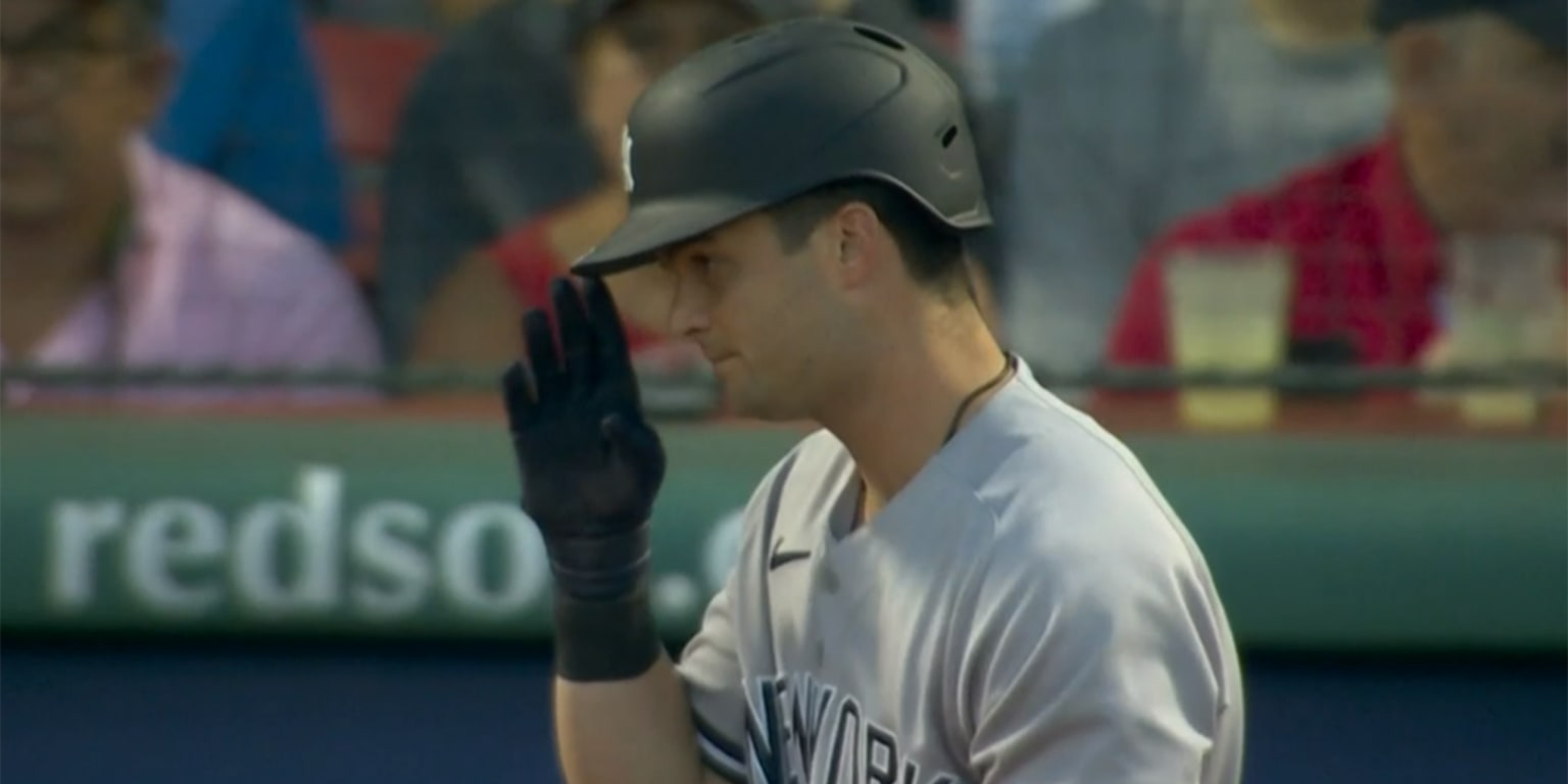 BooBenny? Hardly. Andrew Benintendi gets rare ovation for a Yankee at  Fenway Park - ESPN