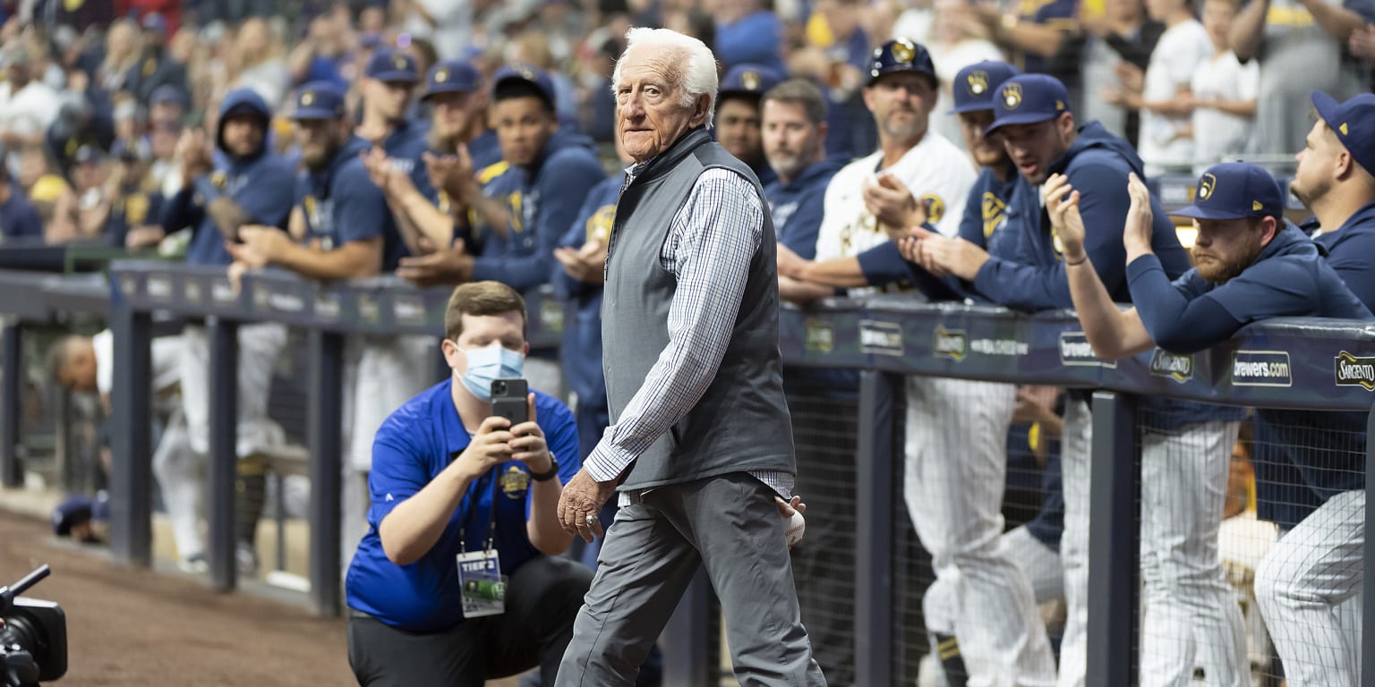 Brewers announcer Bob Uecker honored for 50 years behind mic - Wausau Pilot  & Review