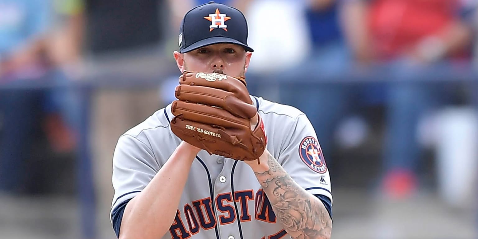 Astros closer Ryan Pressly dealing with sore right knee
