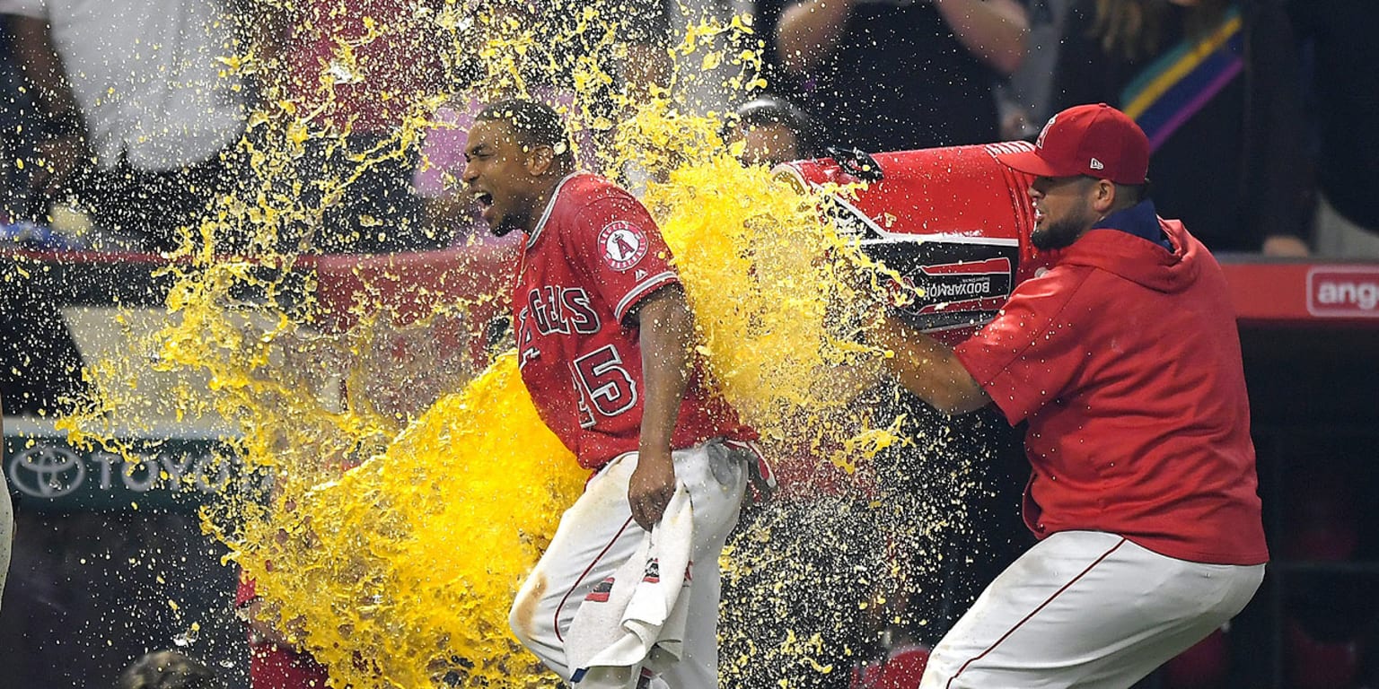 Trayce Thompson's spectacular catch caps Dodgers' comeback win over Marlins