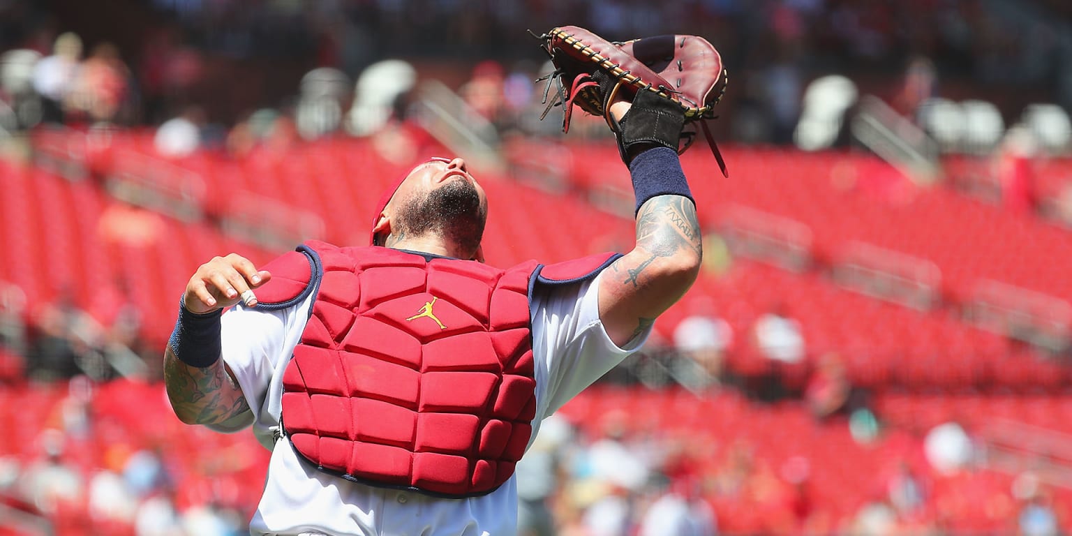 St. Louis Cardinals Catcher Yadier Molina Returns After Missing Weekend For  'Business Reasons' in Puerto Rico - Fastball