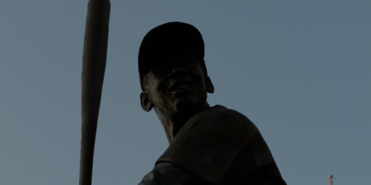 The Cubs Remove Billy Williams, Ron Santo Statues--Here's Why