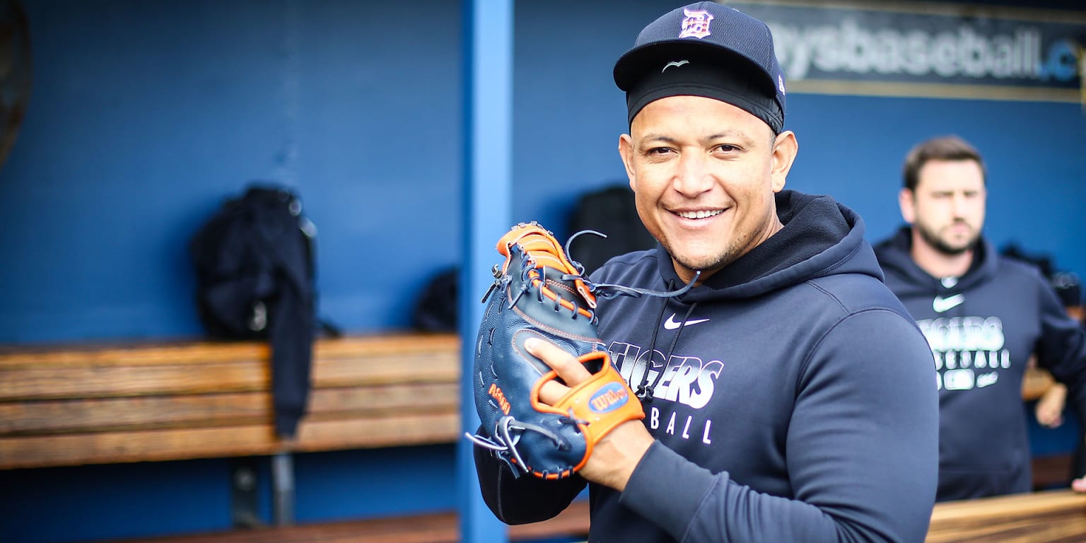 MLB fans react to wholesome moment shared between Miguel Cabrera and his  parents as veteran slugger hangs up cleats: Momma's throw was better!