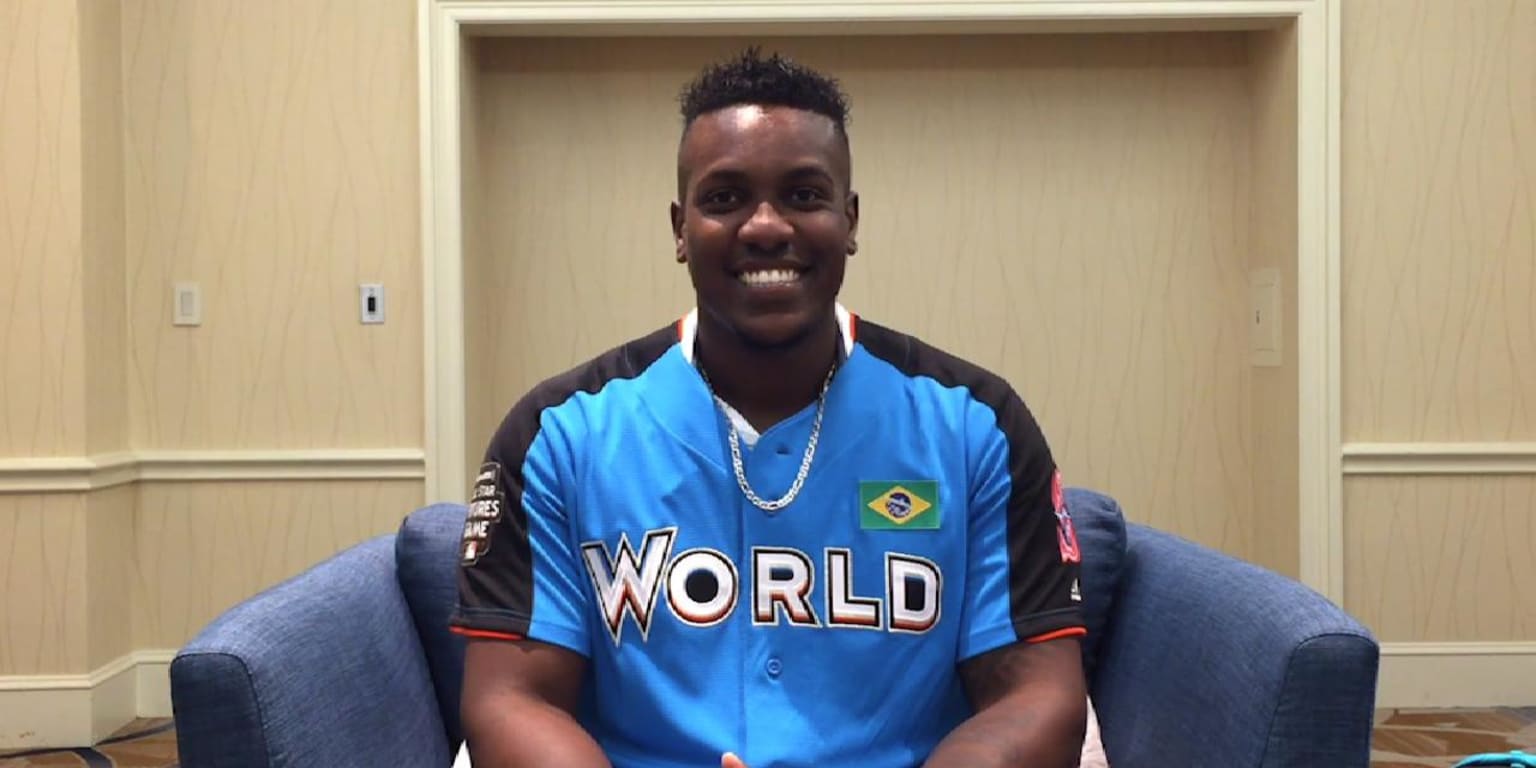 Get to know new White Sox pitcher Thyago Vieira who throws 100 MPH