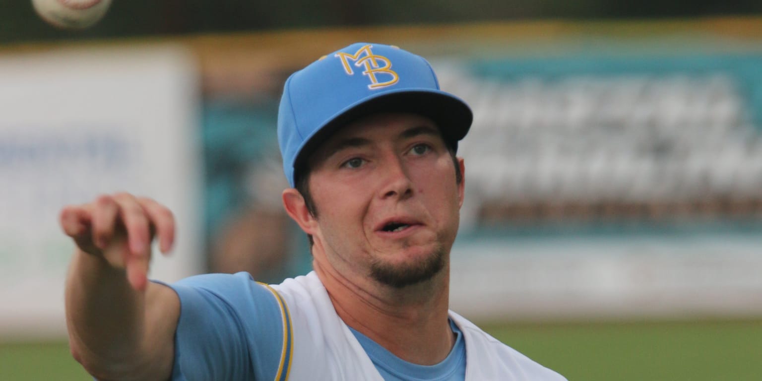 Phillies acquire right-hander Uelmen from Cubs
