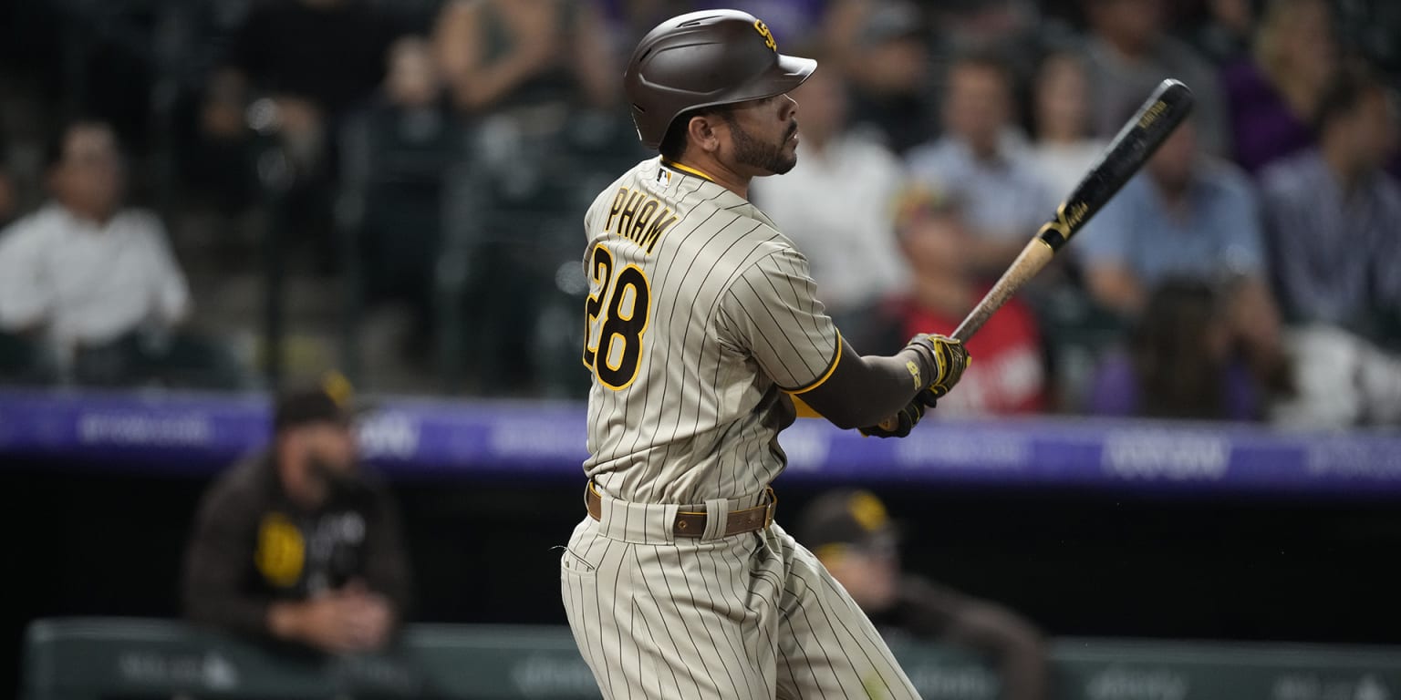 Gene Richards of the San Diego Padres bats against the Pittsburgh News  Photo - Getty Images