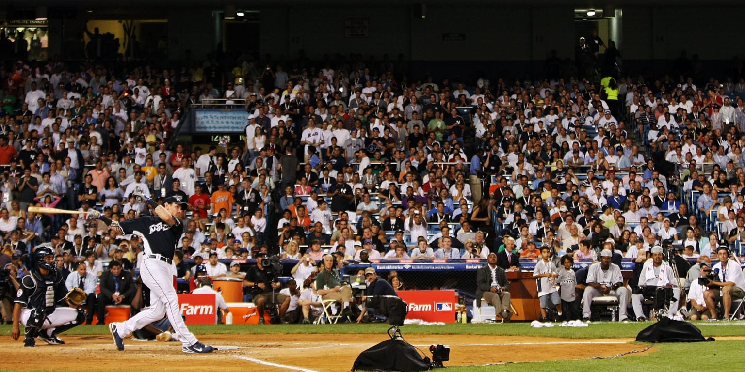 Josh Hamilton in the Home Run Derby 3rd round., 2008 All-Star Game News  Photo - Getty Images