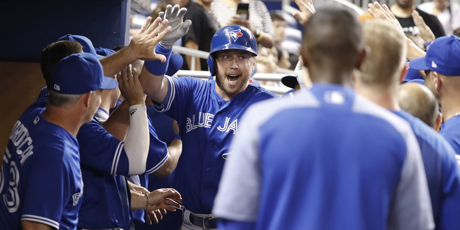 Justin Smoak's grand slam lifts Blue Jays