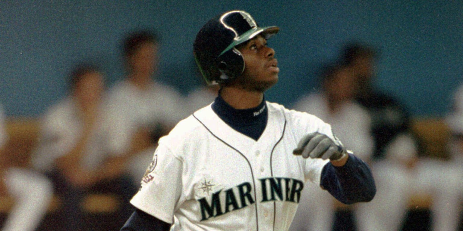 Ken Griffey Jr.'s first White Sox cards coming next month 