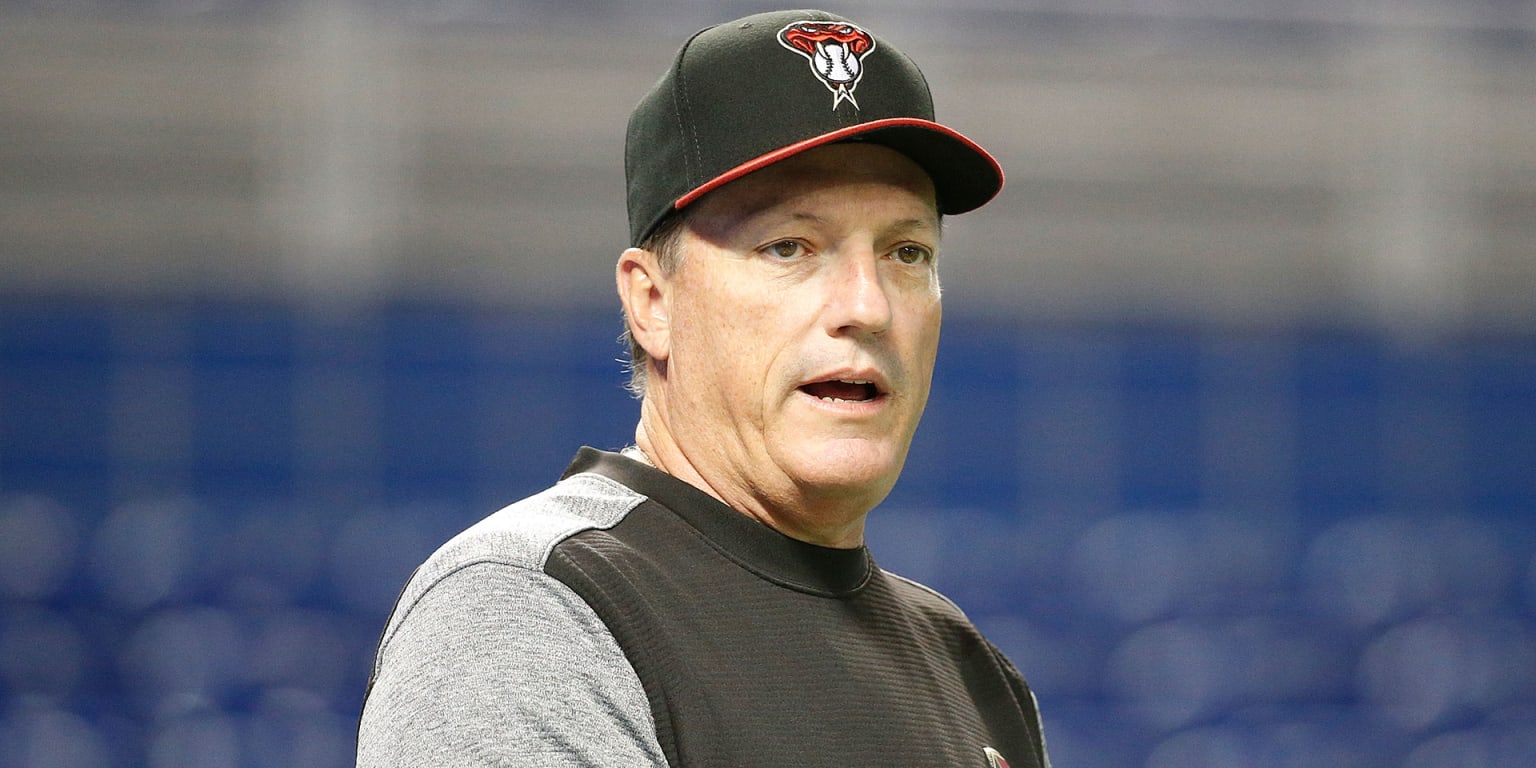 Rockies to replace third-base coach Stu Cole, hitting coach Dave