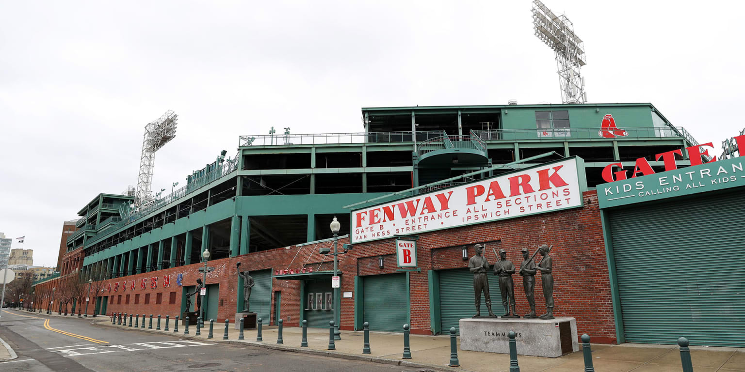 Fenway Park transforms for NHL's 14th annual Winter Classic