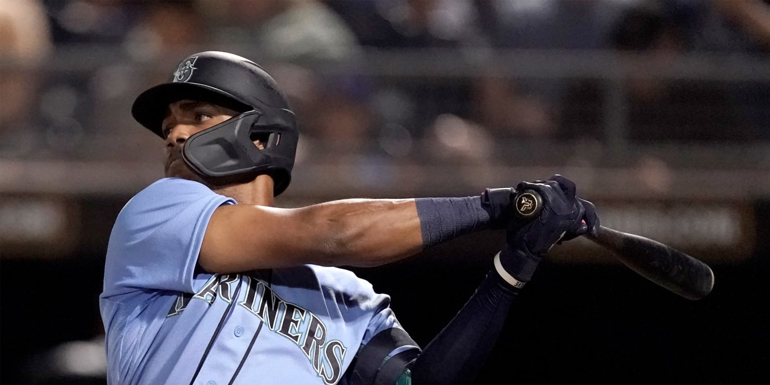 Julio Rodriguez leaves Mariners fan emotional with gift after