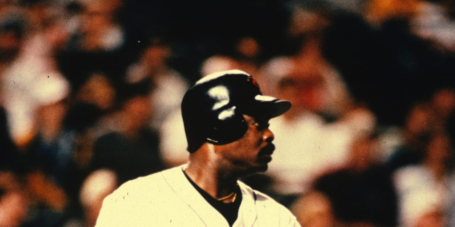 Top 10 moments of Eddie Murray's career thumbnail