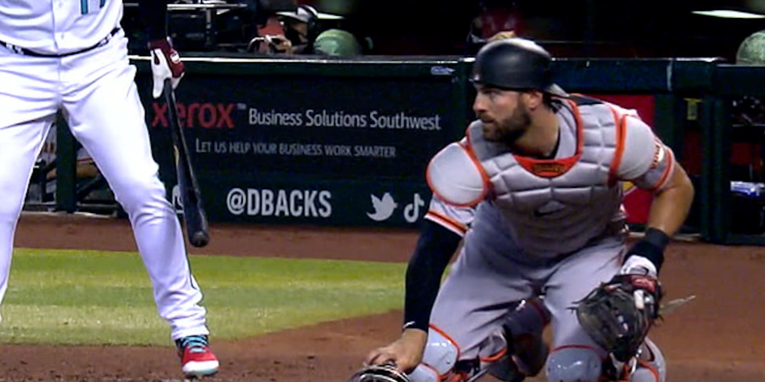 ¿Un balk del cátcher? Le pasó a Curt Casali