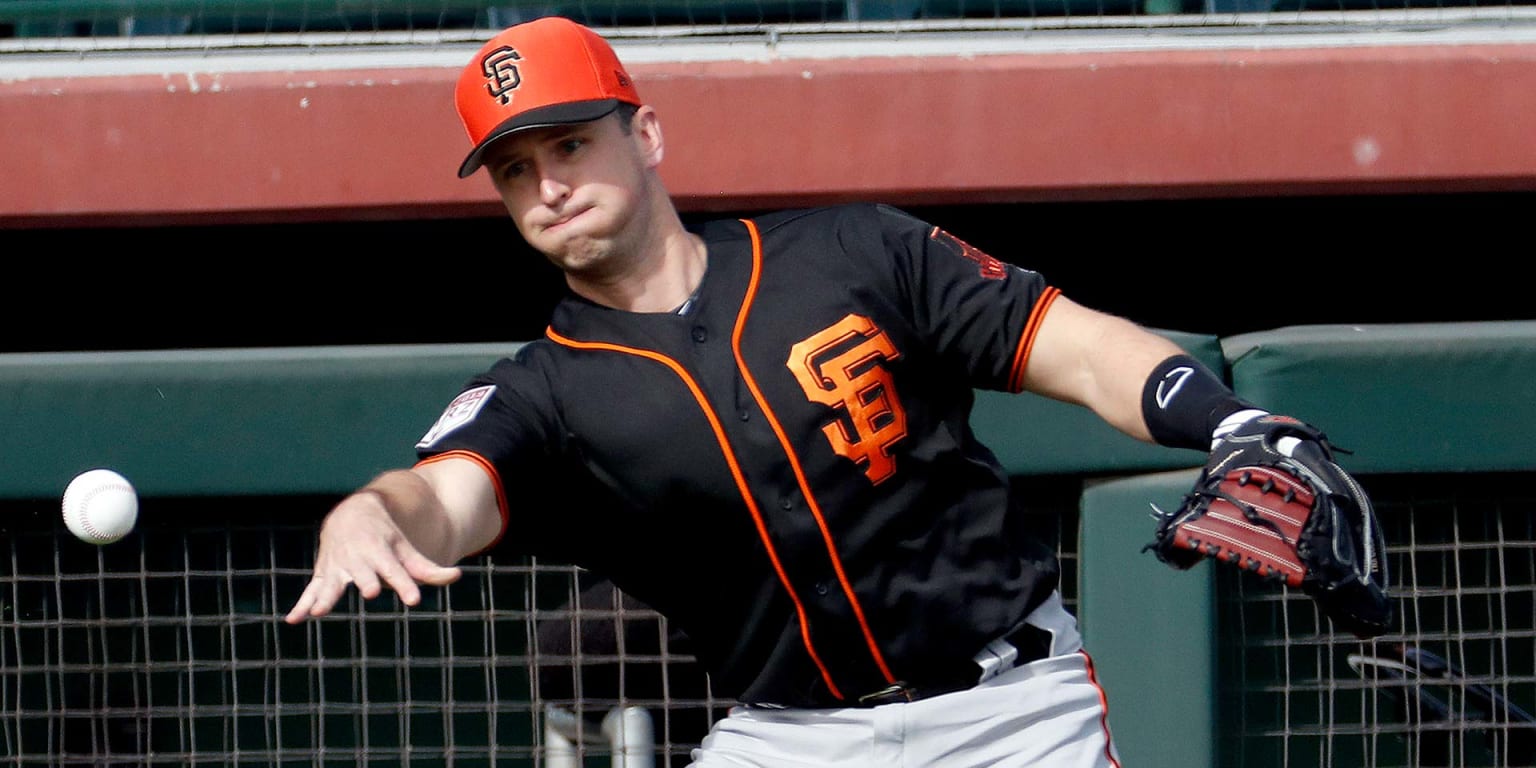 Giants' Buster Posey enters spring feeling healthy at last