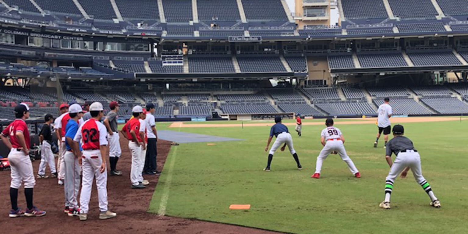 MLBPAA, Miami Marlins host Legends for Youth Clinic