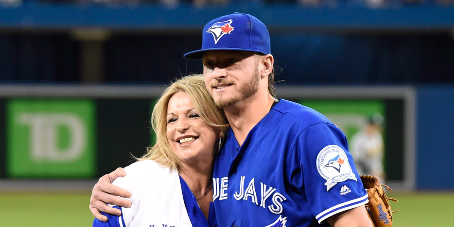 Donaldson laments end to Blue Jays tenure in emotional return to