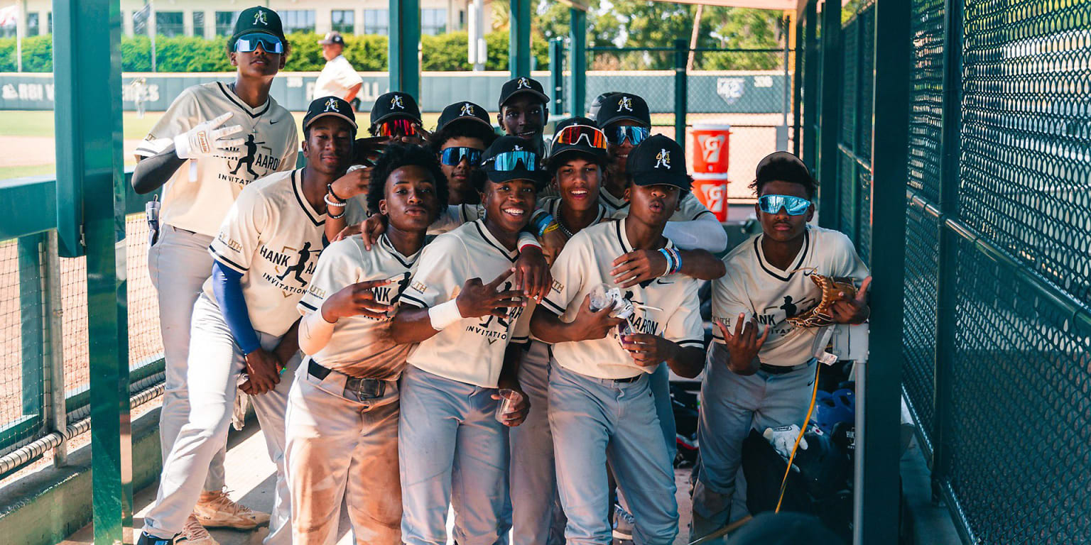 Former MLB stars coach, mentor players at Hank Aaron Invitational baseball  camp - Vero News