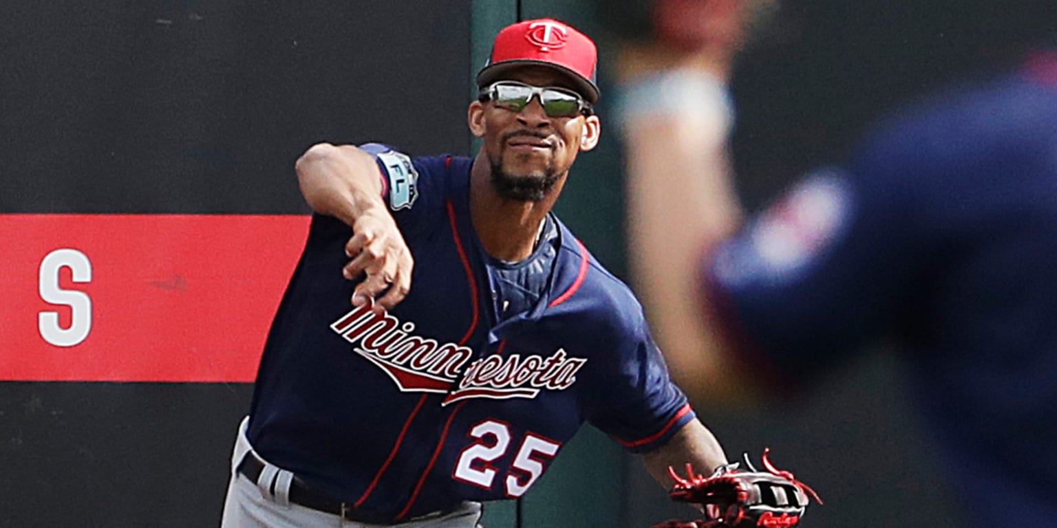 Twins' young outfielders have strong arms