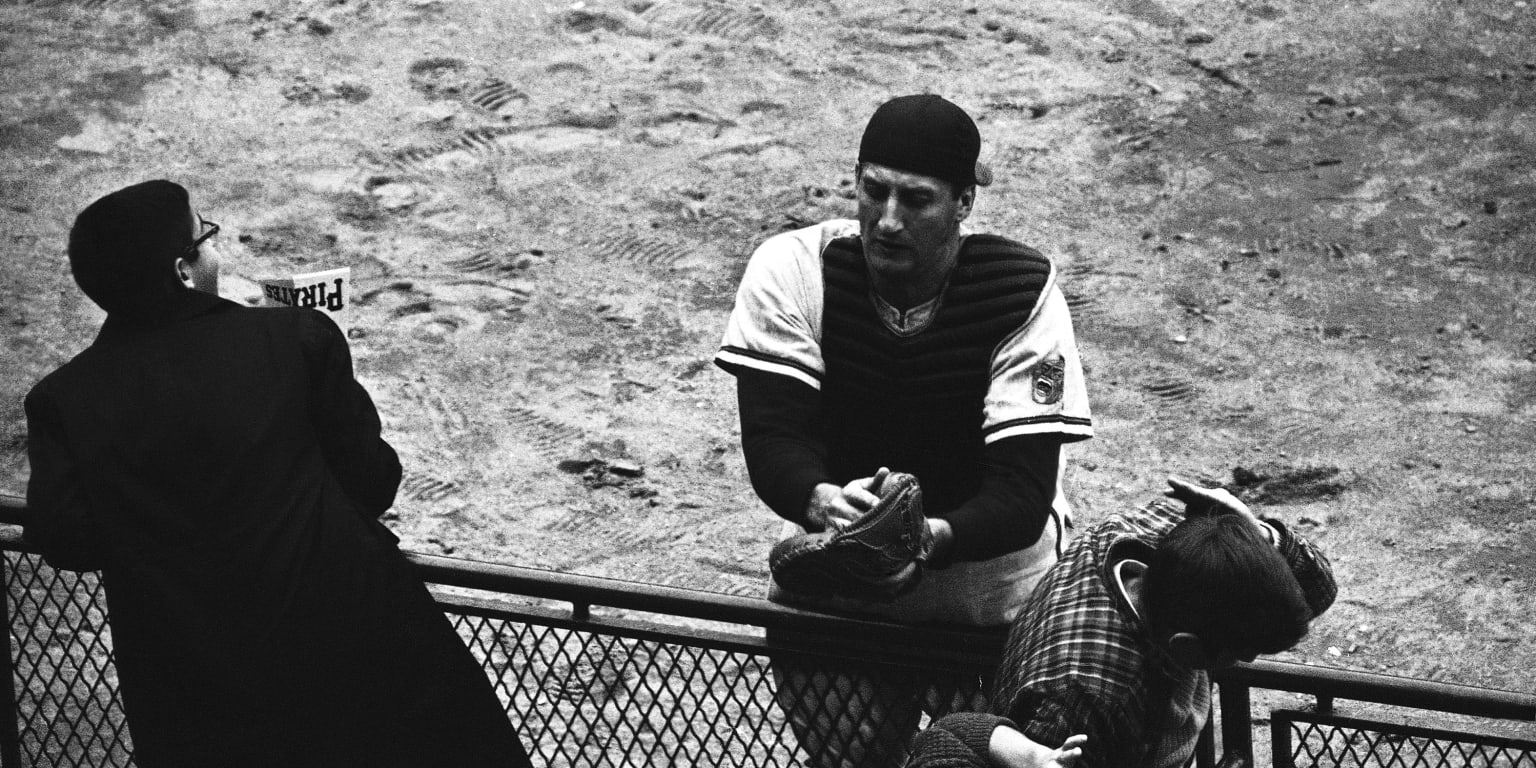Jeter Catch Throwback Photo of the Day: Bob Uecker made a 'Derek Jeter catch ...